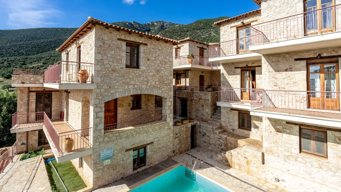 Guesthouse Complex For Sale in Kato Vervena