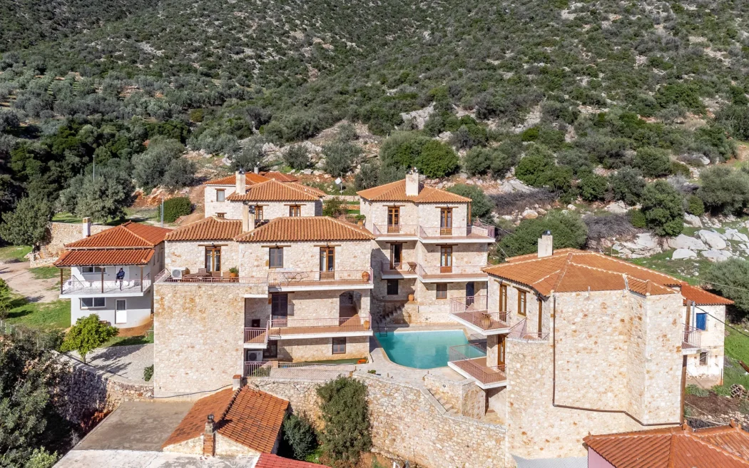Guesthouse Complex For Sale in Kato Vervena, Greece