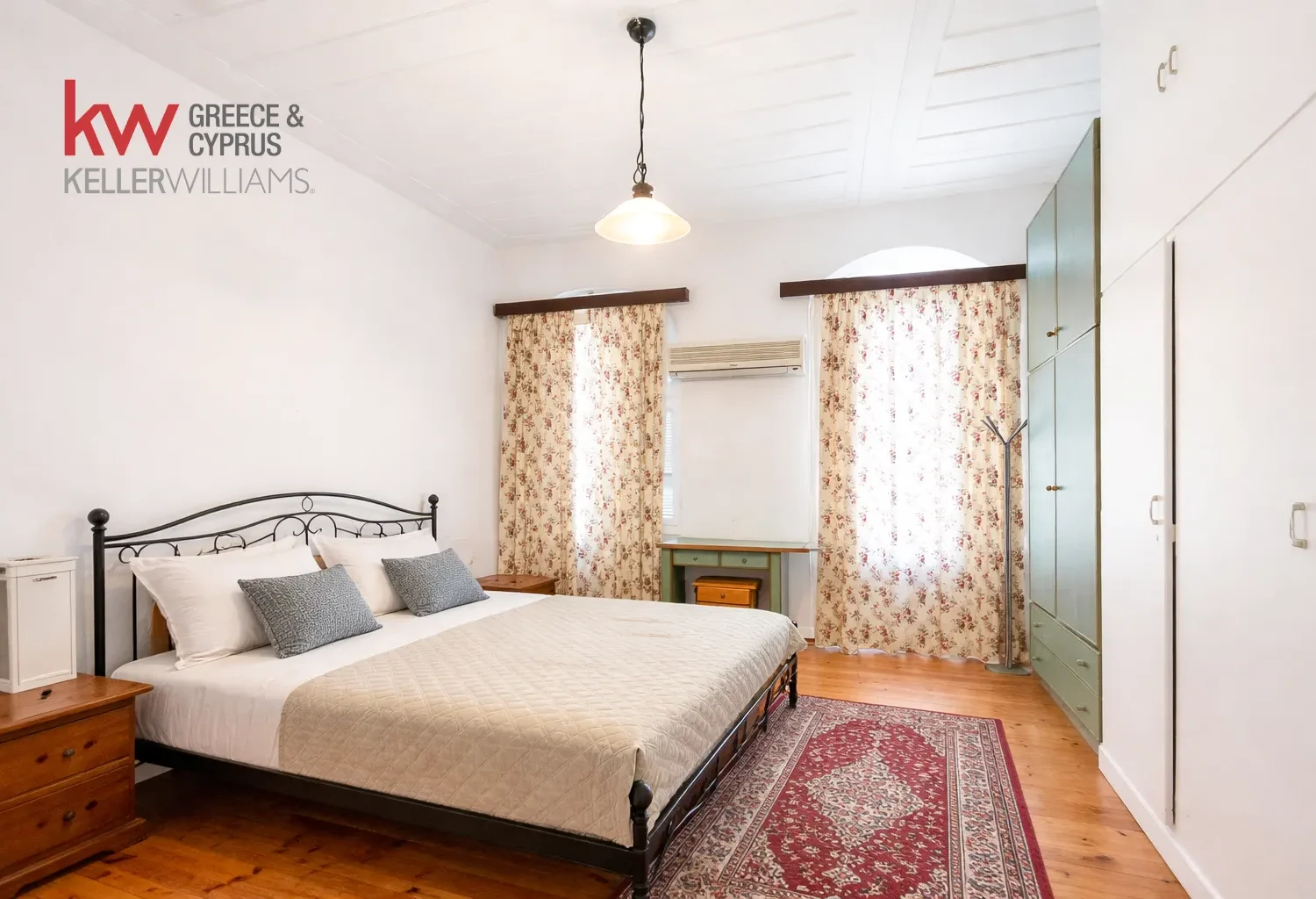 traditional apartment for sale in nafplio