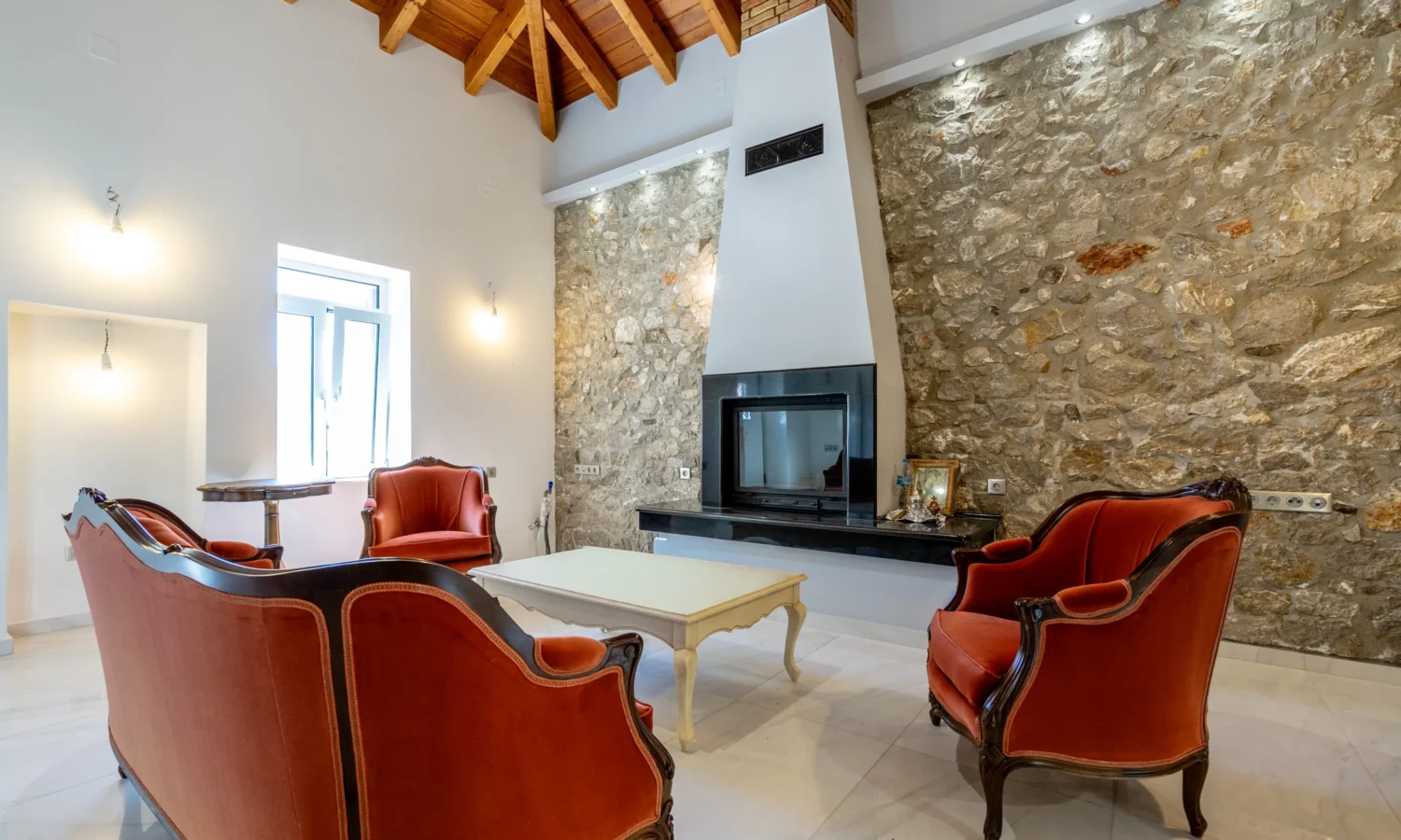 House for sale in Asini