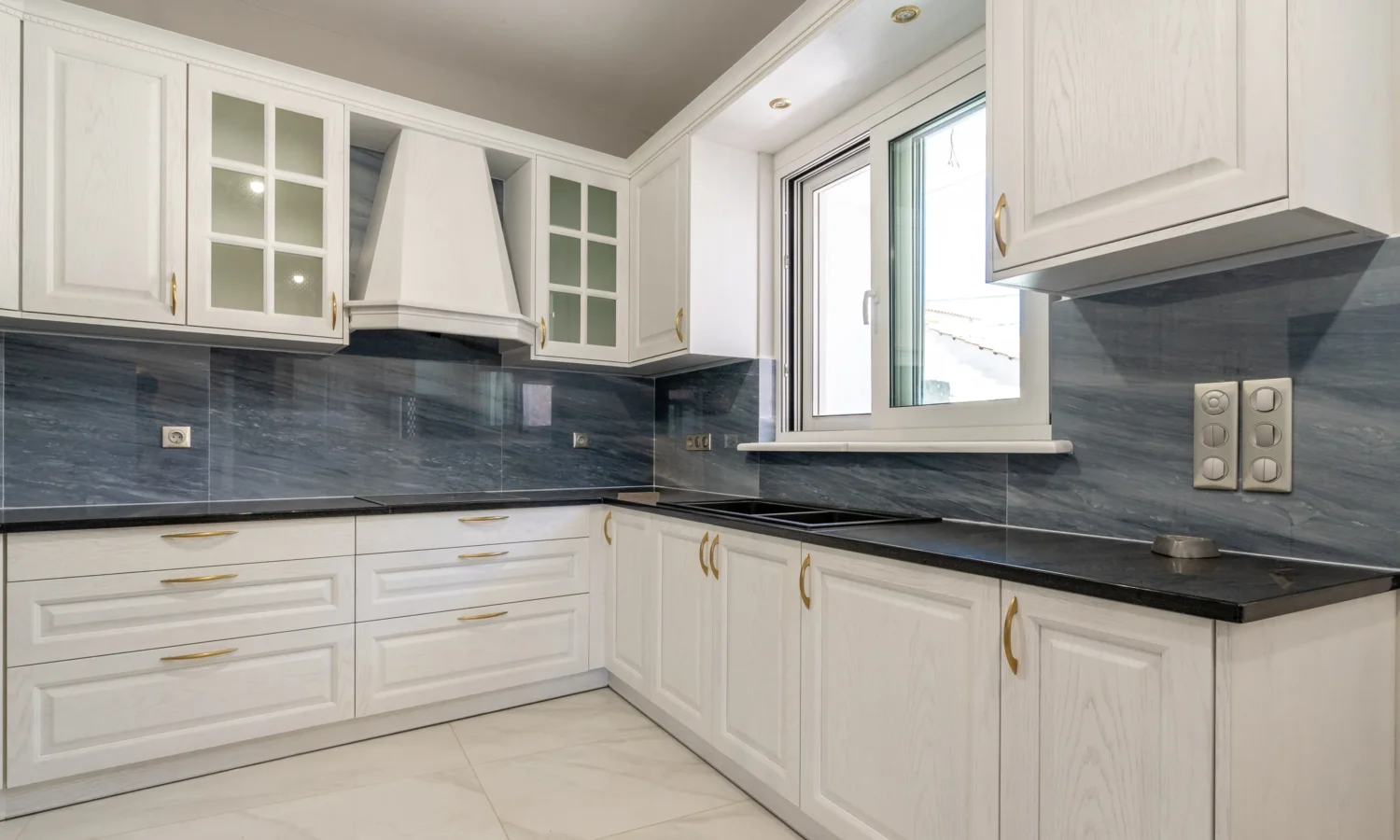 House for sale in Asini