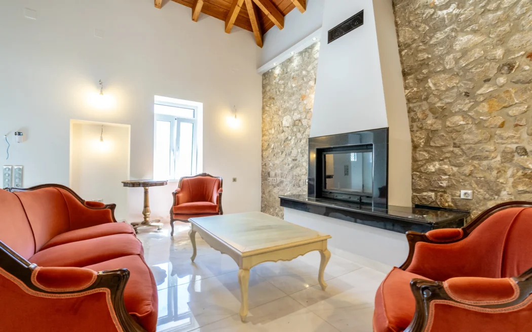 Stone House For Sale in Asini