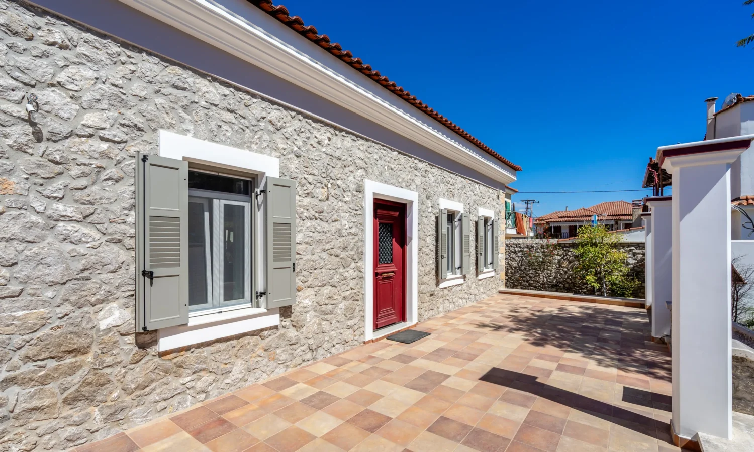 House for sale in Asini