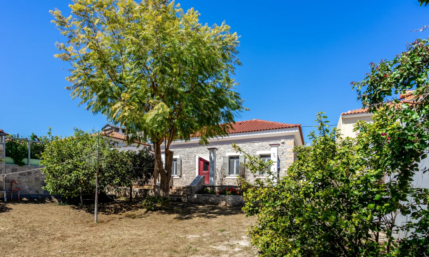 House for sale in Asini