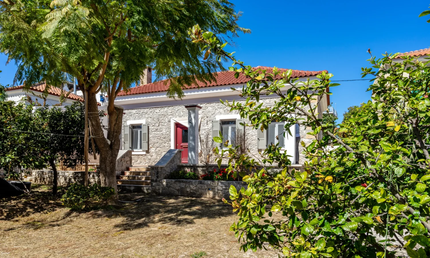 House for sale in Asini