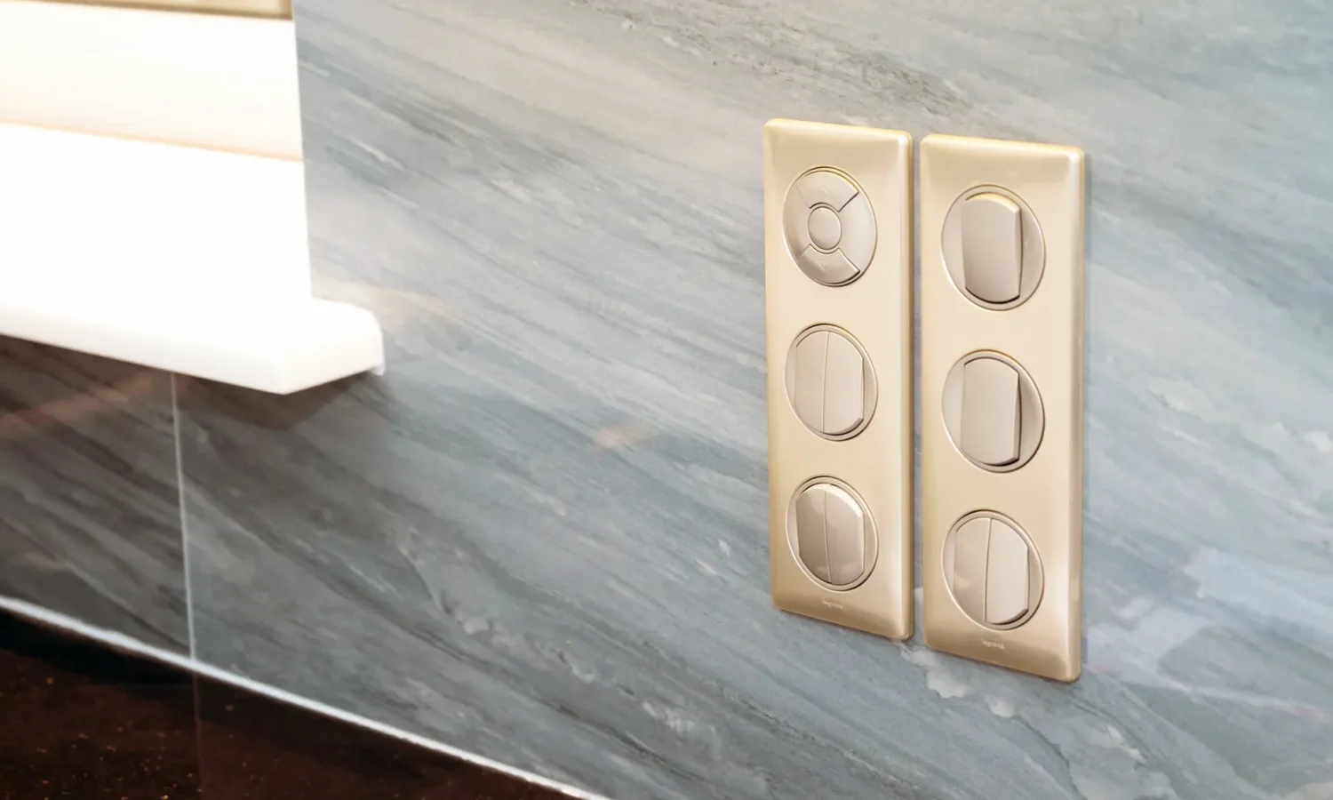 Stone House For Sale in Asini