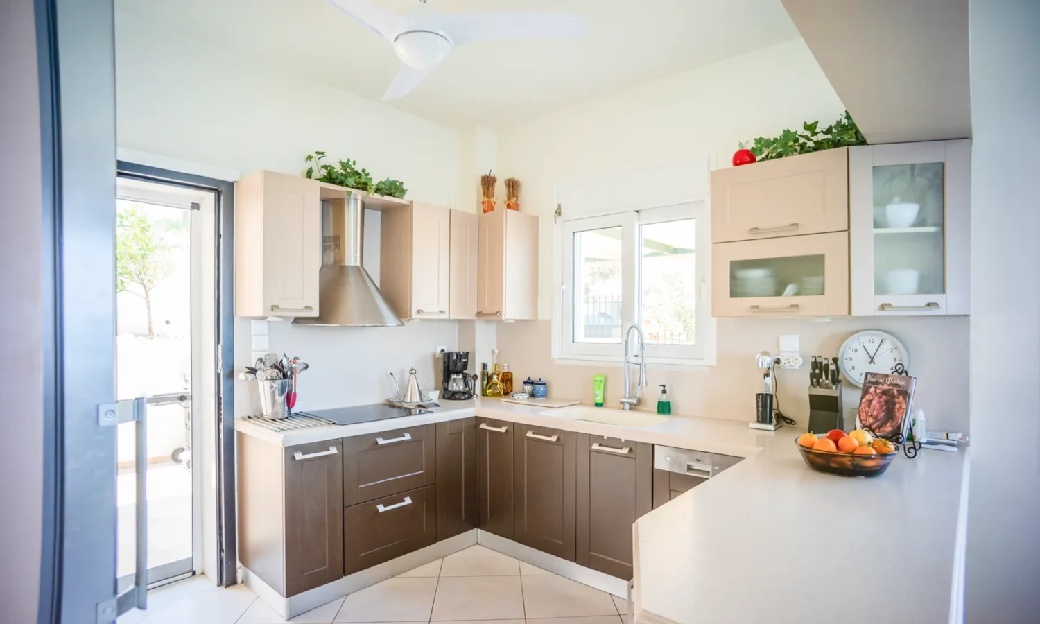 Villa-For-Sale-Near-Astros