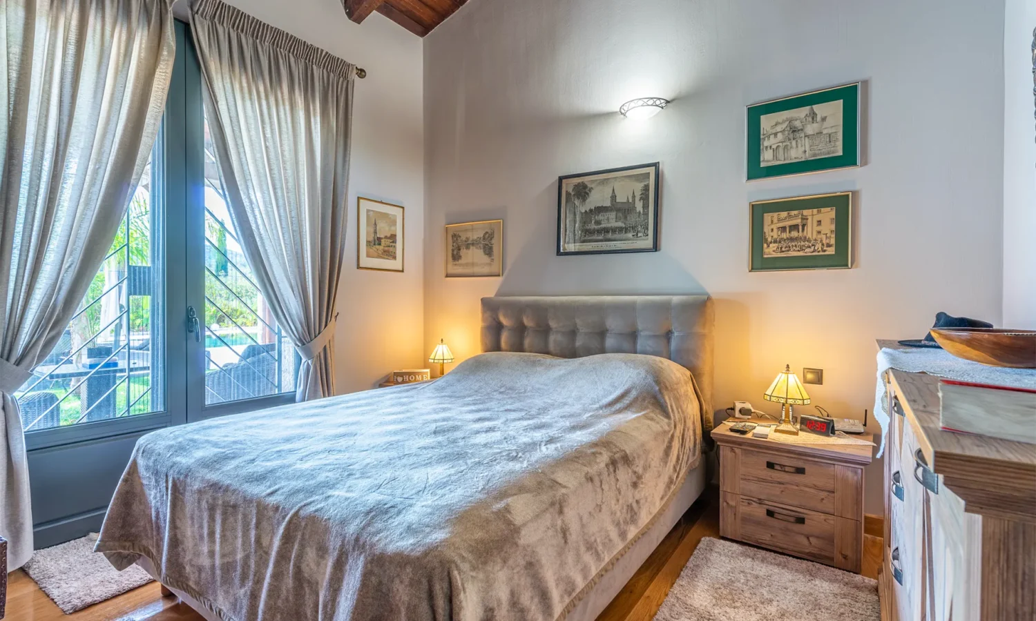 Villa for Sale in Lefkakia with Land