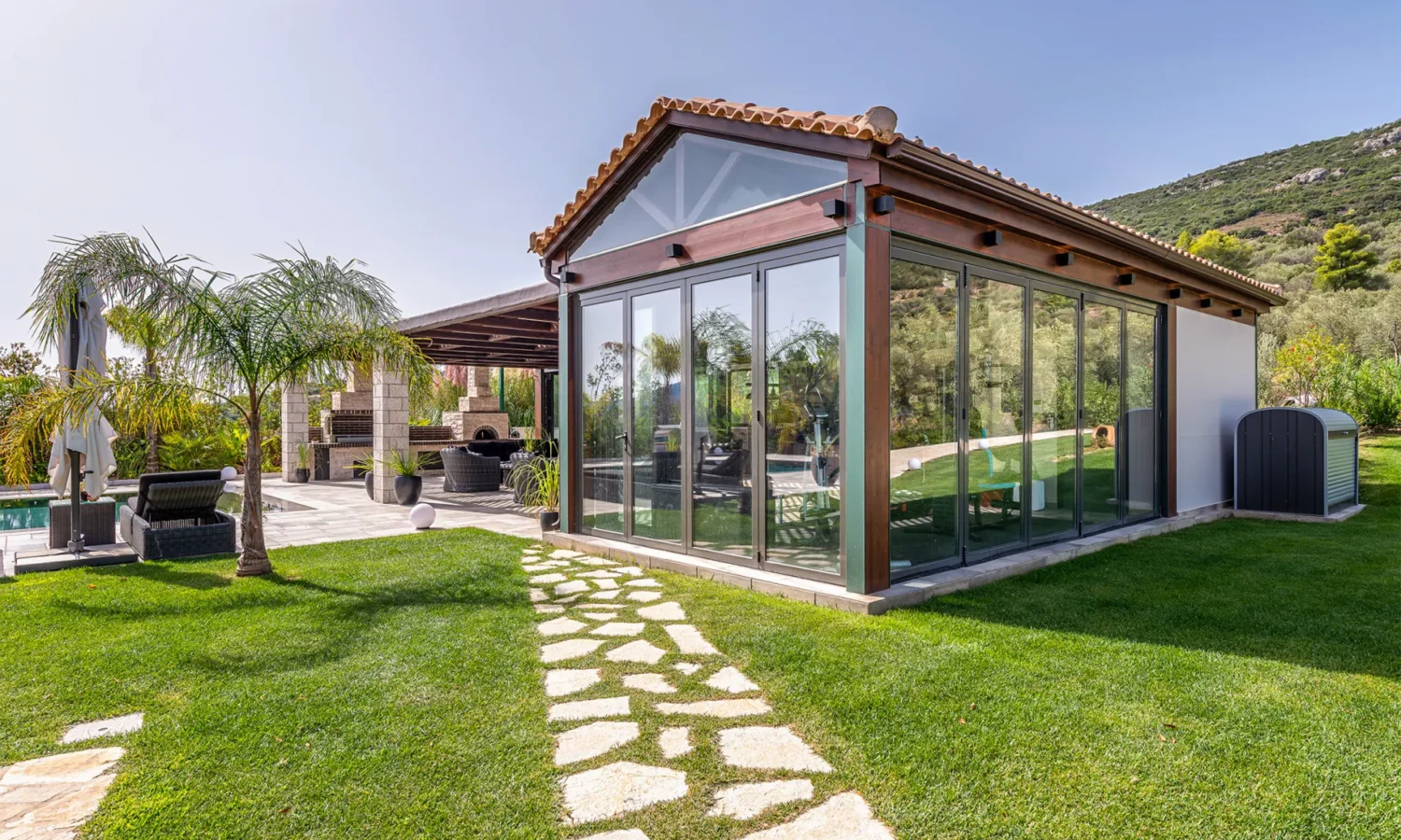 Villa for Sale in Lefkakia with Land