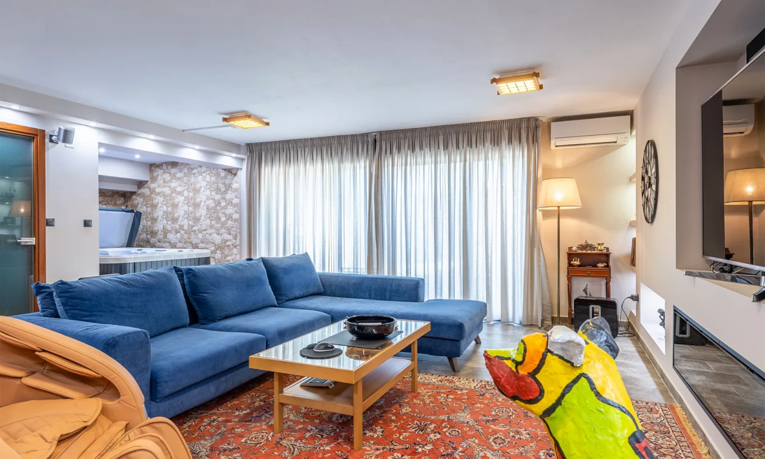 Villa for Sale in Lefkakia with Land