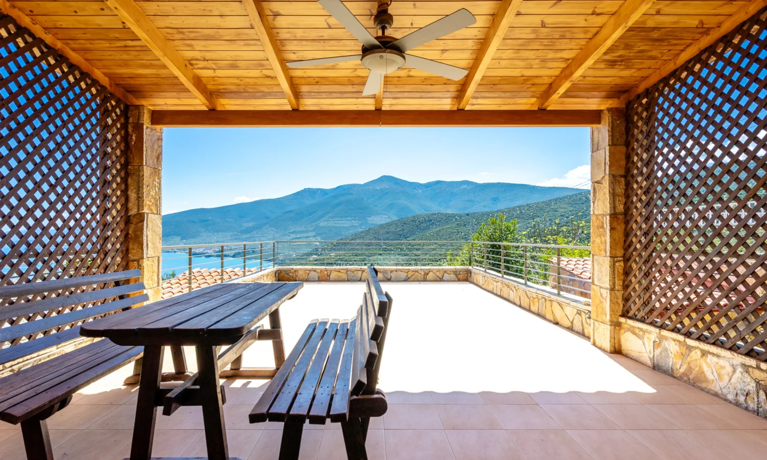 House-with-sea-views-in-greece