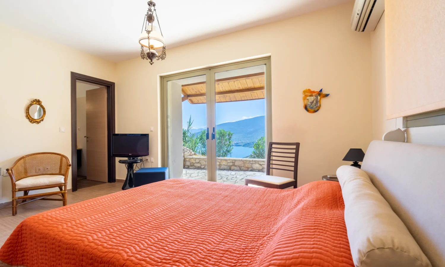 House-with-sea-views-in-greece