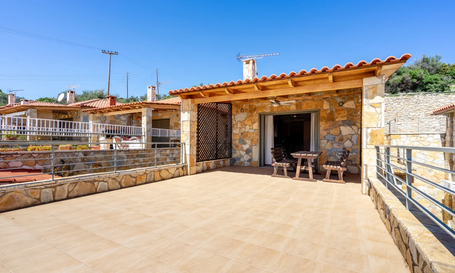 House-with-sea-views-in-greece