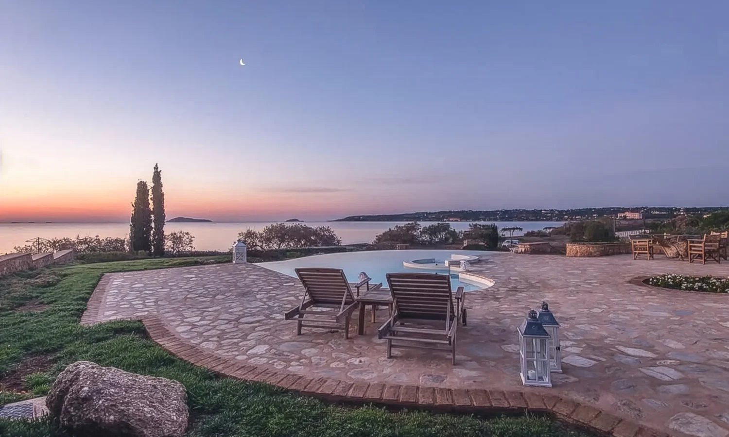 Spacious Villa by the Sea in Greece