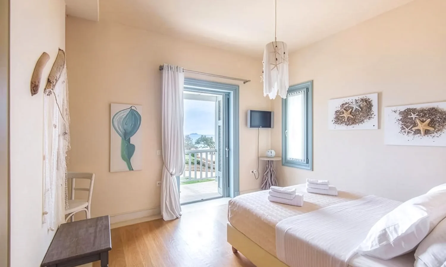 Spacious Villa by the Sea in Greece