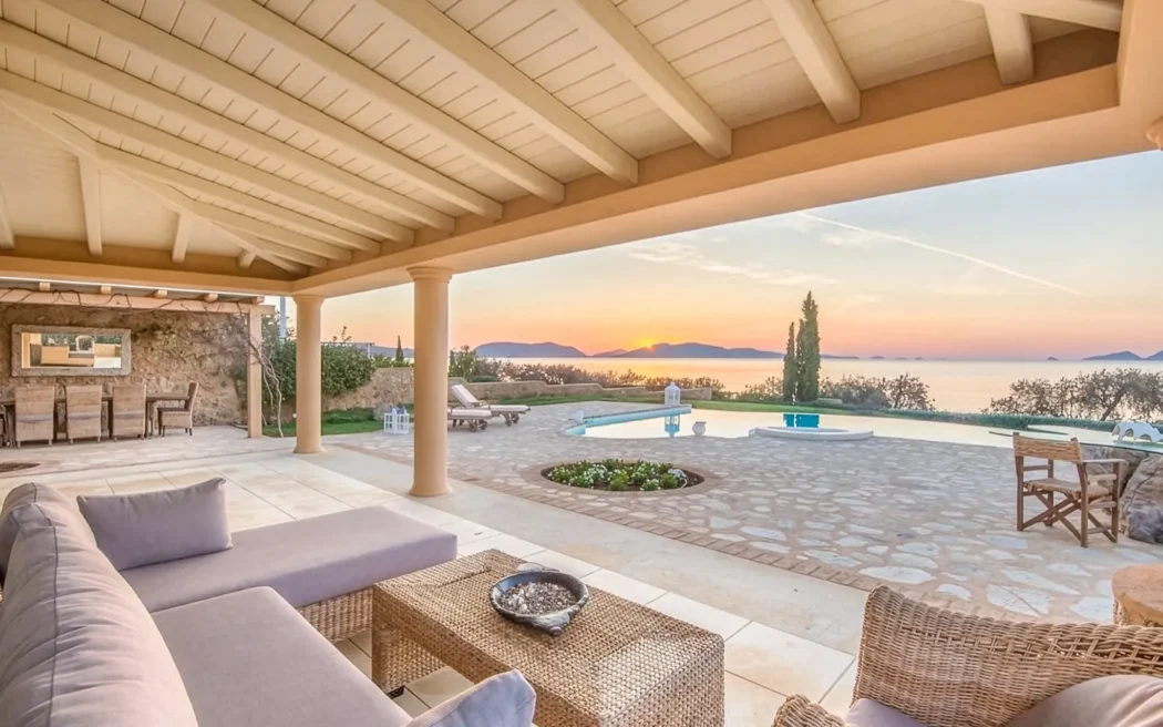 Spacious Villa by the Sea in Greece