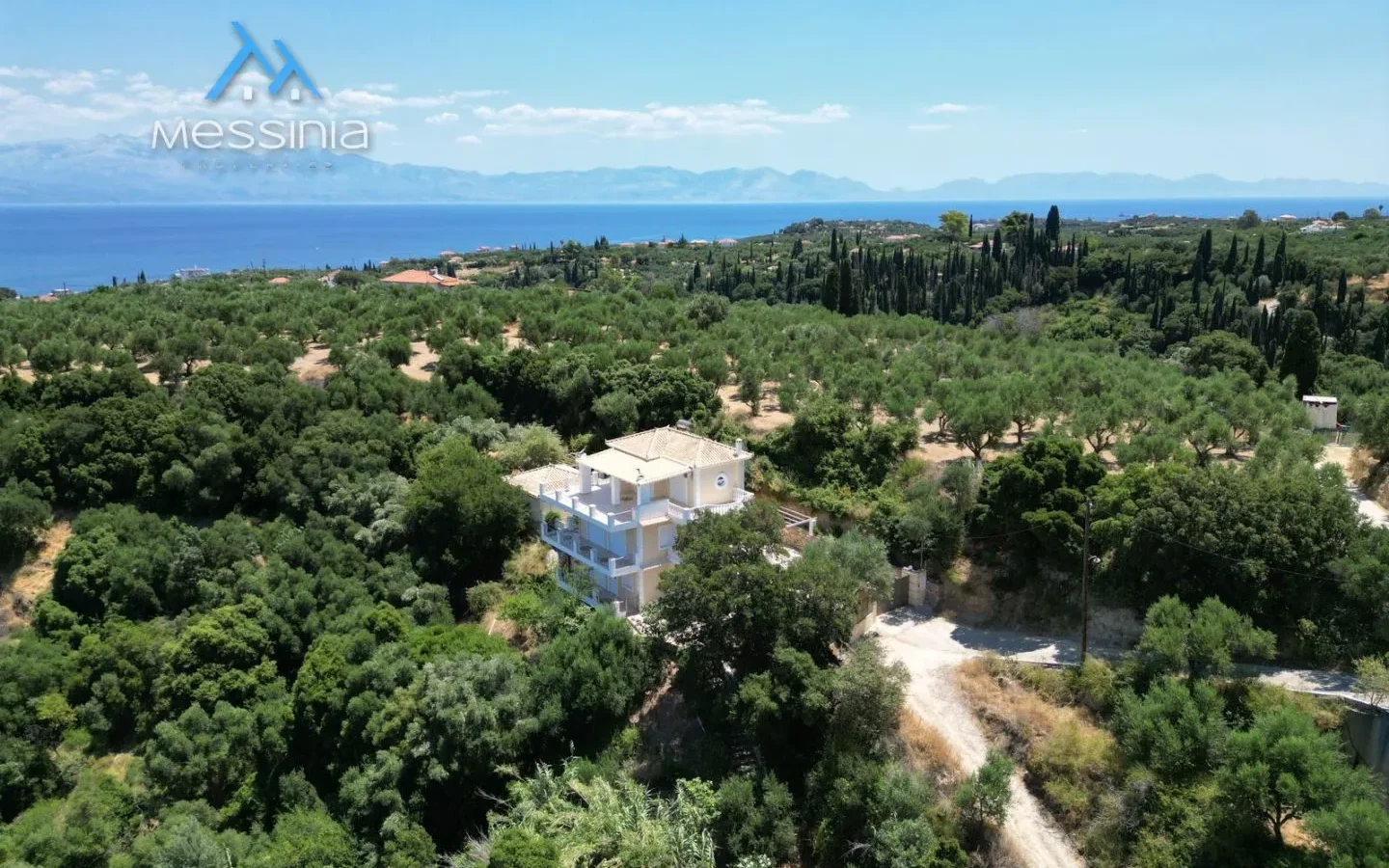Villa with Guest Studio & Olive Grove in Koroni
