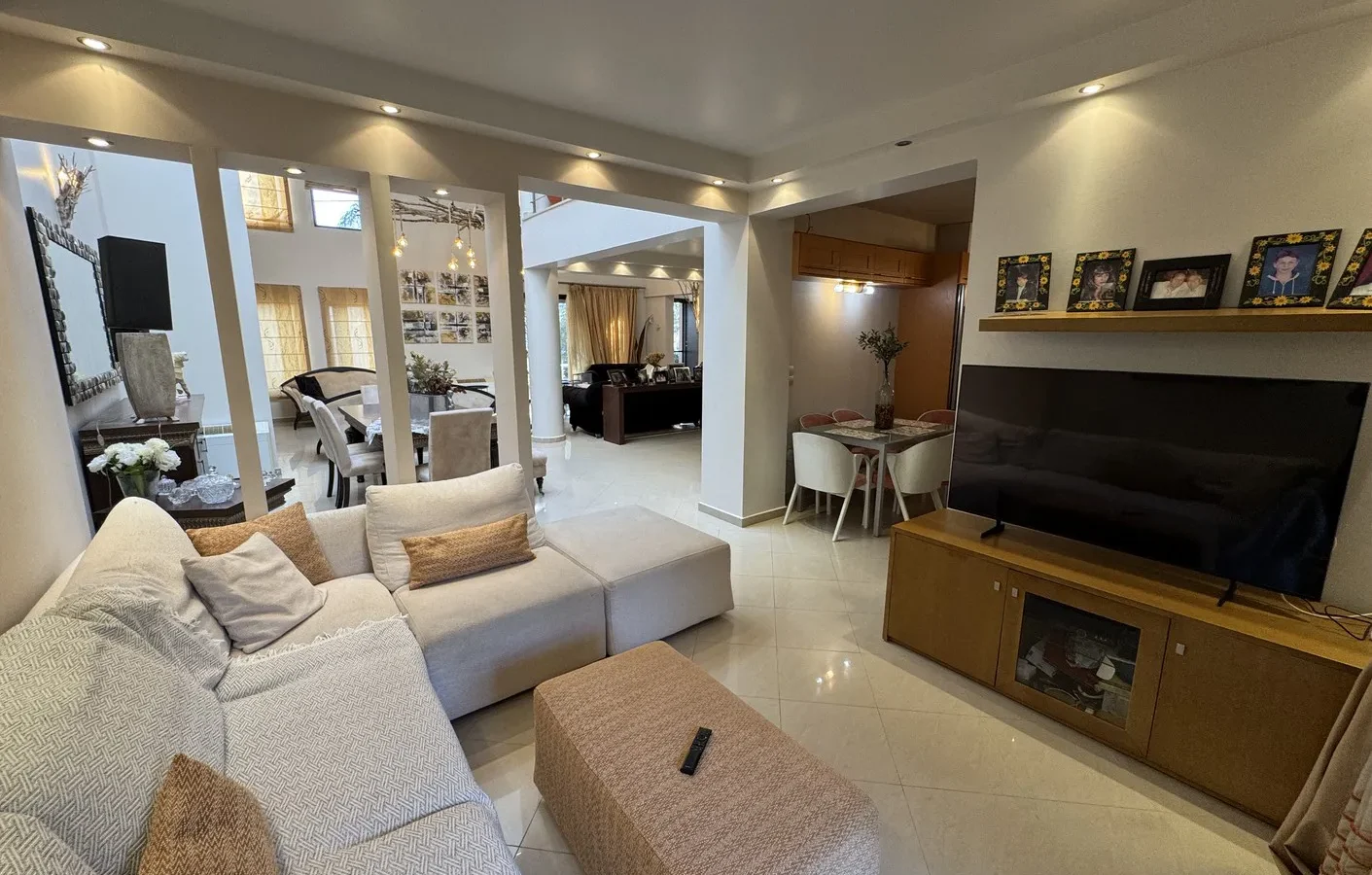 5 Bedroom House for Sale in Kalamata